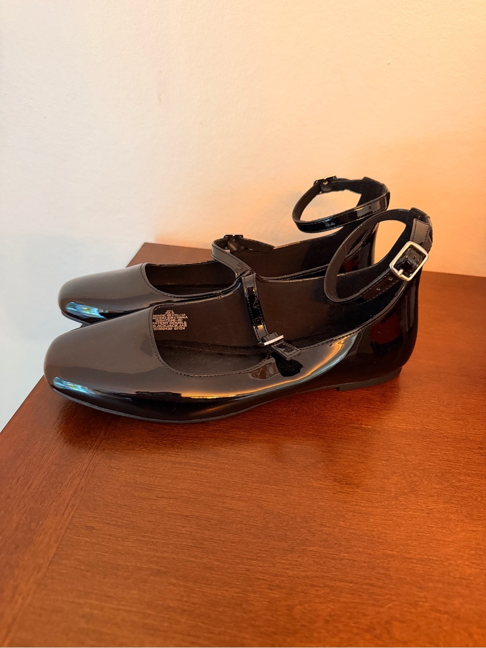 NWOT Old Navy Women’s Black Mary Jane Flats - Size 6.5